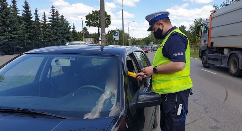 Plaga nietrzeźwych i piratów za kierownicą