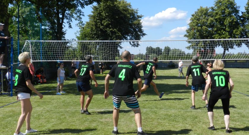 Liga siatkówki o Puchar burmistrza Karczewa na półmetku