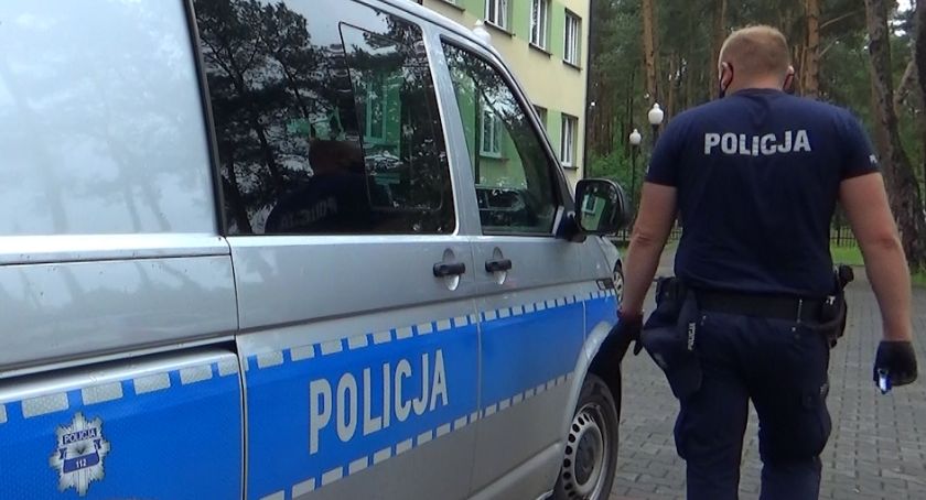 16-latek z Józefowa ukrywał amfetaminę... w książce