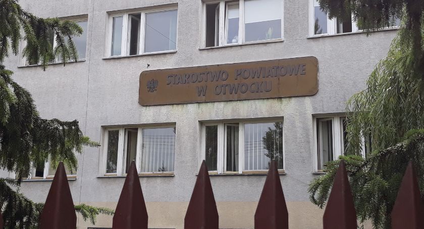 Zmiana układu sił w radzie powiatu. Zarząd bez absolutorium - jak to się stało