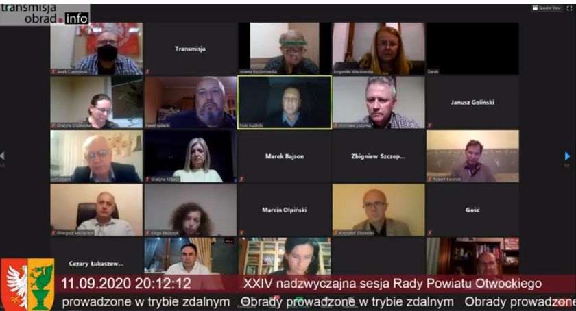 Żal oddać władzę? Przewodniczący Rady Powiatu Otwockiego nie chciał otworzyć sesji