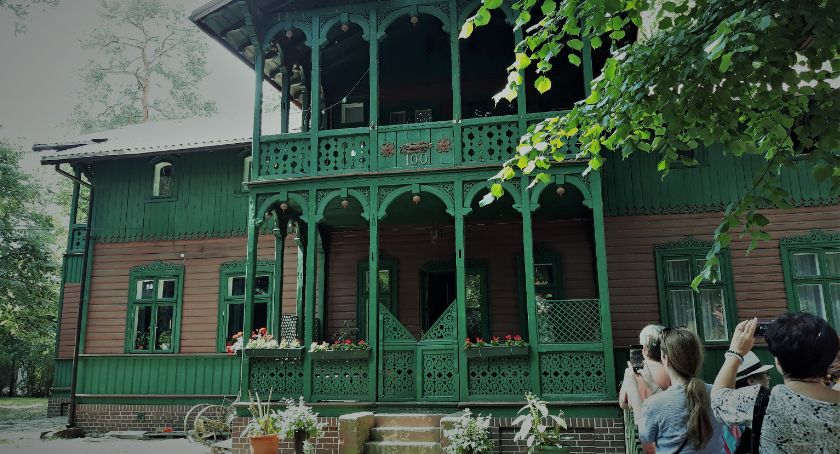Architektura drewniana w obiektywie