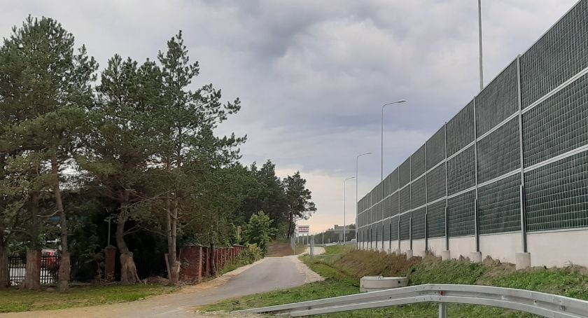Ekrany wzdłuż S17 i A2 nie chronią wystarczająco przez hałasem