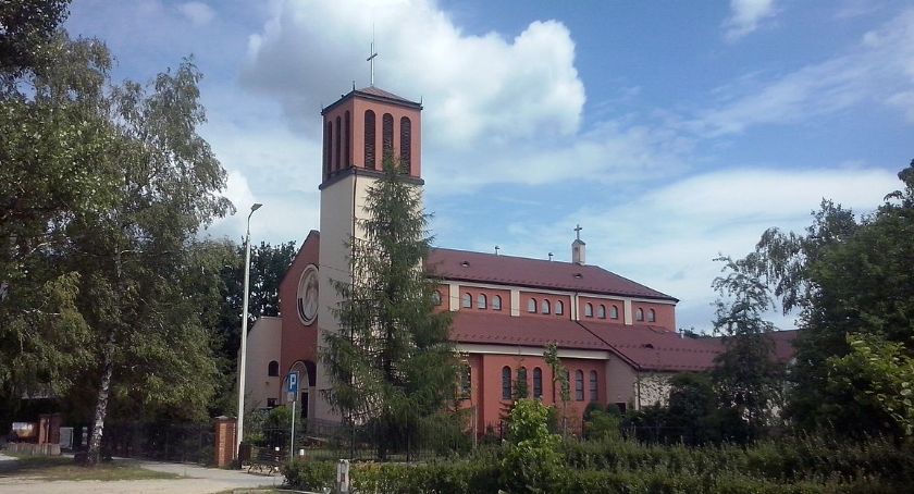 Proboszcz kościoła na Ługach z koronawirusem. Sanepid szuka uczestników mszy 