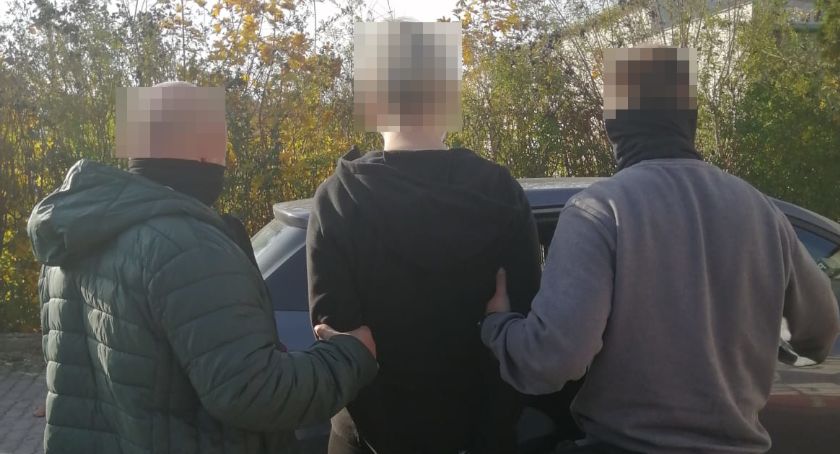 Matka zatrzymana za uprowadzenie córek 