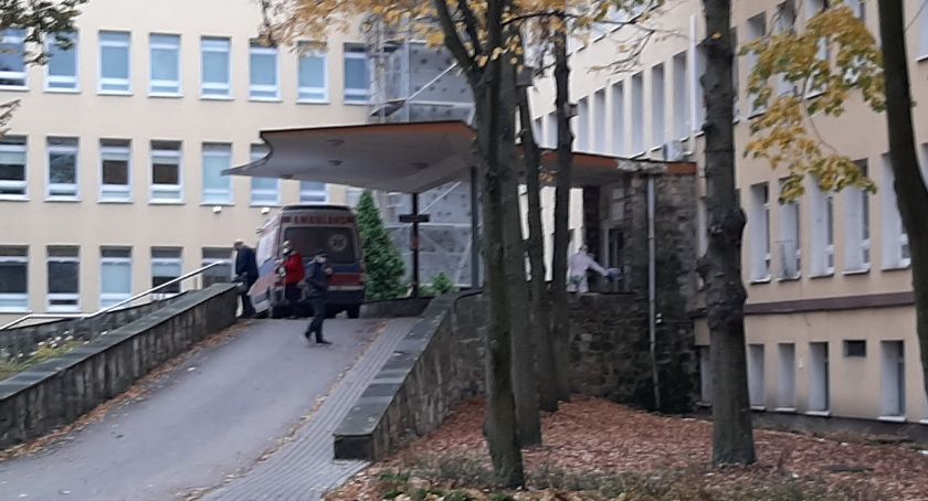 Ponad 120 zakażonych w powiecie jednego dnia. Interna w Batorym wstrzymała przyjęcia 