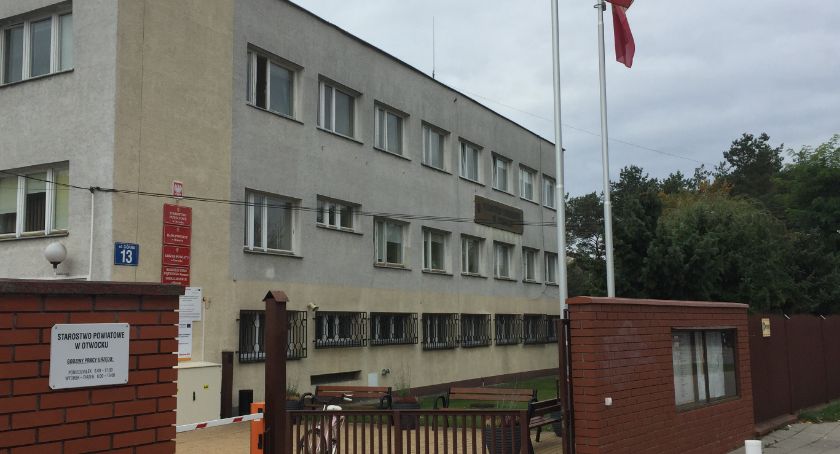 Zmiany godzin pracy w starostwie i Przychodni Specjalistycznej Powiatowego Centrum Zdrowia