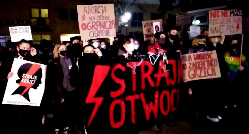 Strajk Kobiet trwa - kolejne manifestacje w Otwocku