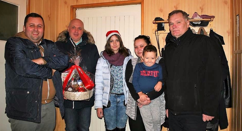 Paczki świąteczne od IPPO dla rodzin w potrzebie 