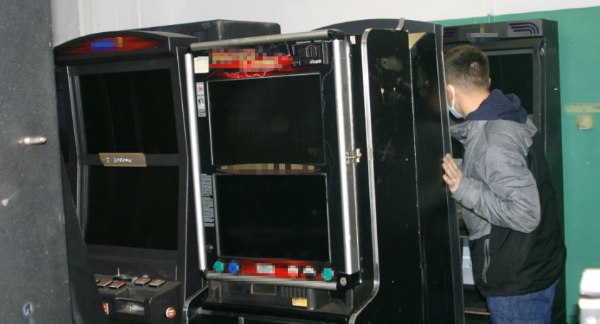 Ponad 200 nielegalnych automatów do gry w rękach stróżów prawa