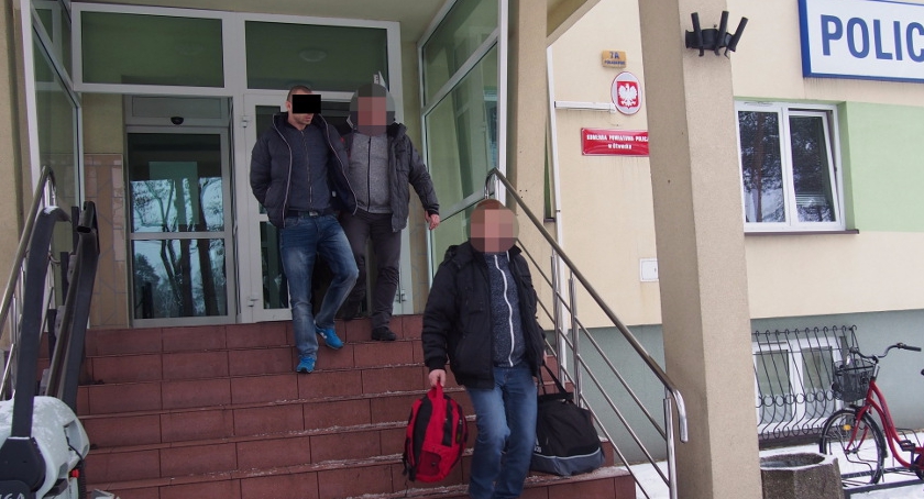 Dla zabawy groził nożem i ukradł telefon