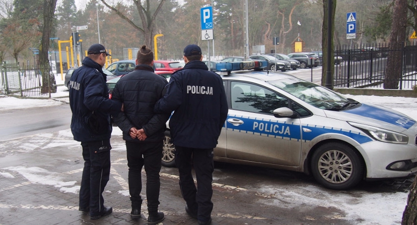 Okradał śpiącego kierowcę tira