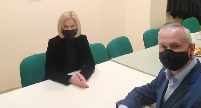 Lokum dla seniorów, połączenie Warsztatowej z 801- spotkanie z poseł Bożeną Żelazowską