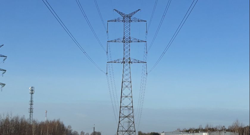 Przebudowa linii 400 kV Kozienice-Miłosna ruszy w tym roku