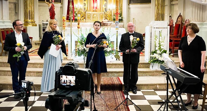 Lekarski koncert w Międzypokoleniowej Akademii Muzycznej w Karczewie