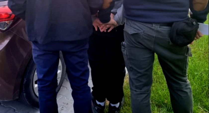 Nastolatki zatrzymane za dewastacje w parku miejskim