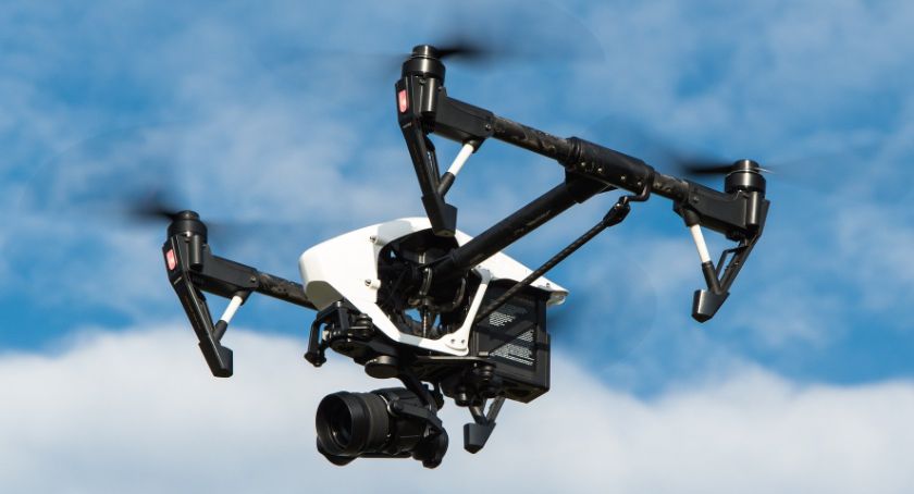 Osieck. Dron sprawdza przestrzeganie uchwały antysmogowej