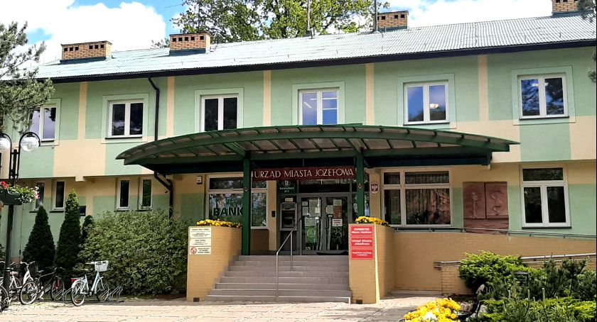 Ograniczenia w pracy urzędów