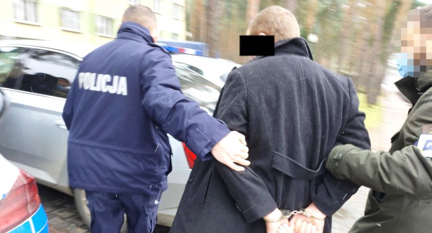 Ugodził kompanów nożem - ma zarzut usiłowania zabójstwa