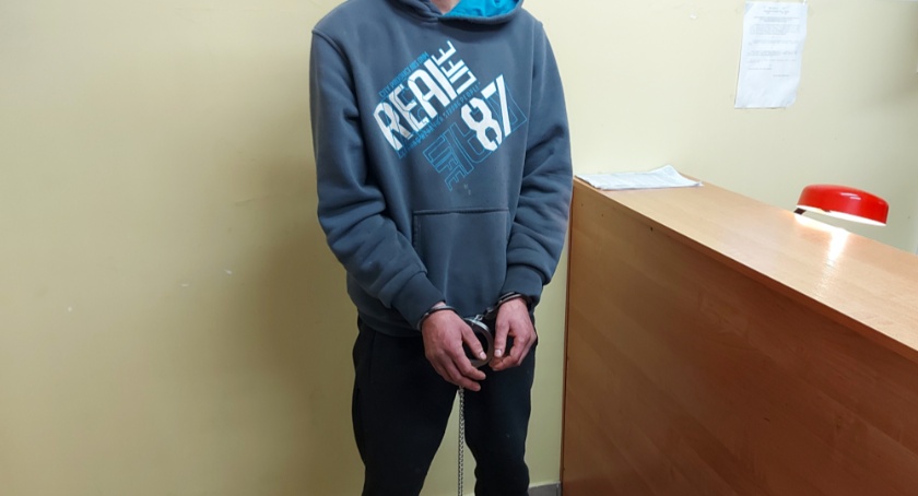 Wiązowna. 36-latek miał ponad 1 kg narkotyków w domu
