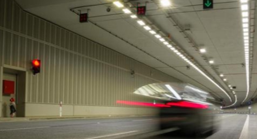 Tunel w ciągu drogi ekspresowej S2 otwarty