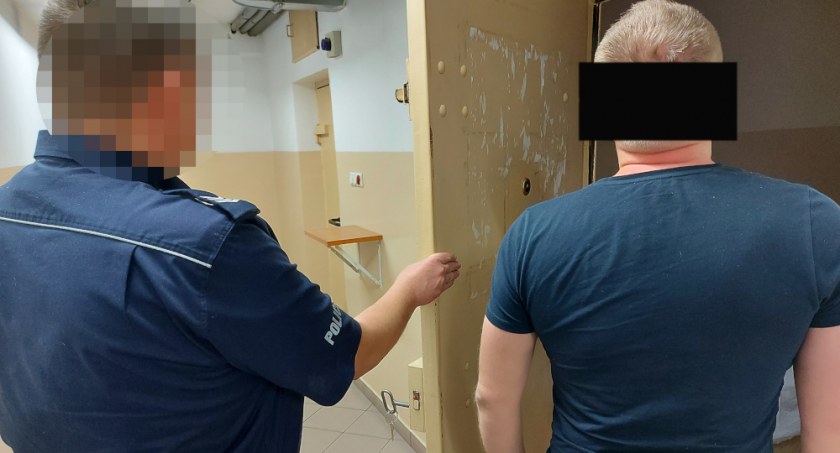 Zarabiał na sprzedaży podrobionych perfum znanych marek. Ich wartość to 1 mln zł