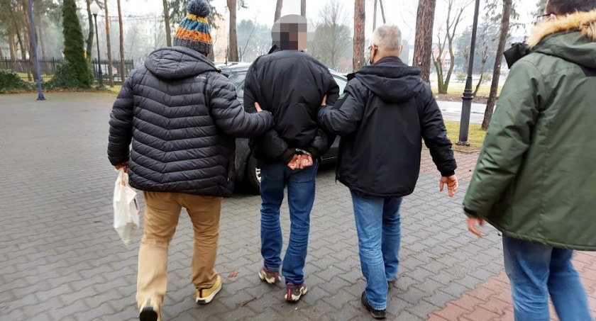 Kradli biżuterię i pieniądze – szajka włamywaczy rozbita