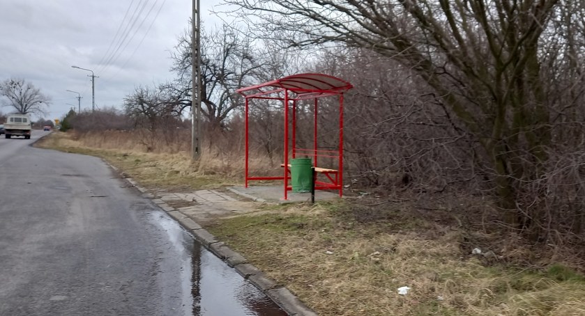 Nowe przystanki w Sobiekursku. Jeden jeszcze z „niepełnym” wyposażeniem
