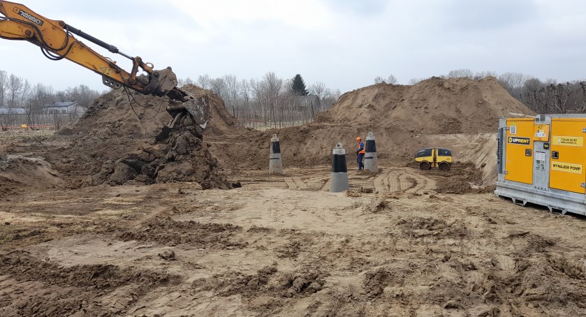 Budowa linii 400 kV Kozienice-Miłosna. I etap prac zakończony