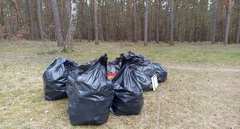 Mieszkańcy posprzątali w weekend część Otwocka. To efekt inicjatywy Czystego Otwocka i Amest Otwock