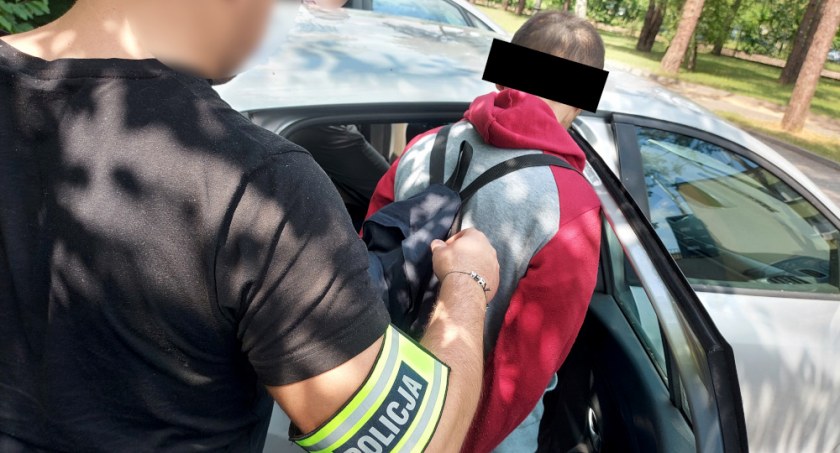 Napadł otwocczanina z nożem, żeby ukraść… komórkę i kosmetyki!