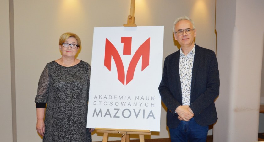 Nie Collegium, a Akademia Mazovia
