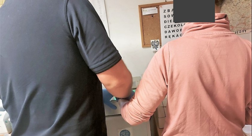 10-letni chłopiec przetrzymywany przez pijaną matkę w piwnicy