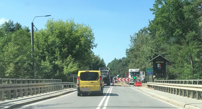Remont ul. Wiązowskiej w Józefowie - ruch wahadłowy