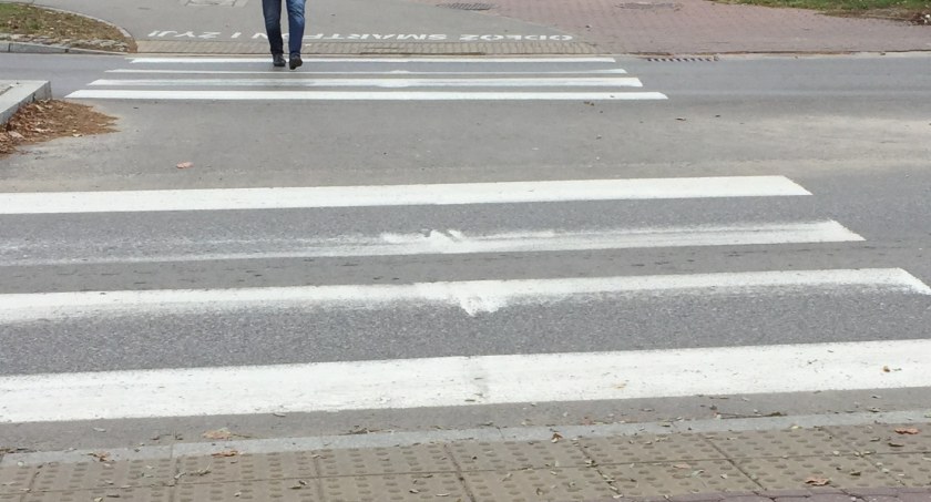 21-latka potrącona na pasach
