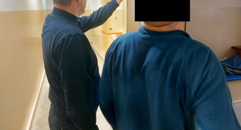 Pacjent zły na szpital, zniszczył przypadkowy samochód
