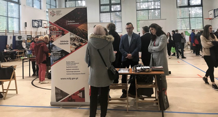 Pracownicy poszukiwani - powiatowe targi pracy w Otwocku 2022