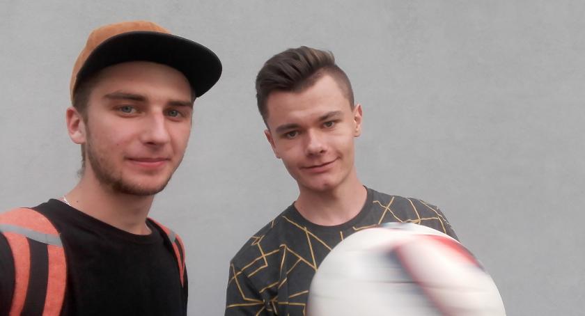 Żonglerka piłką, czyli freestyle football