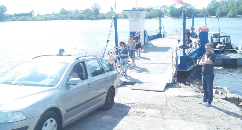 Wraca prom między Karczewem a Gassami