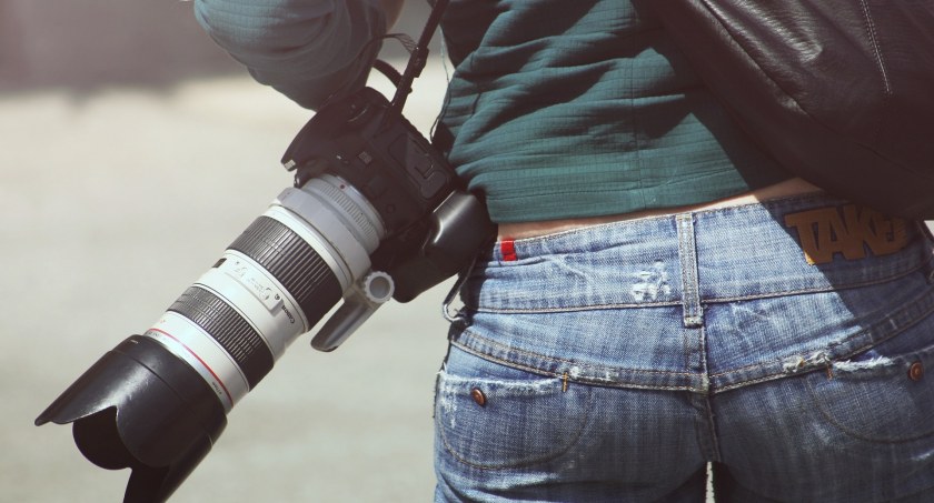„Świat jaki jest każdy widzi”… dzięki fotografiom. Wystawa z okazji 75-lecia ZPAF