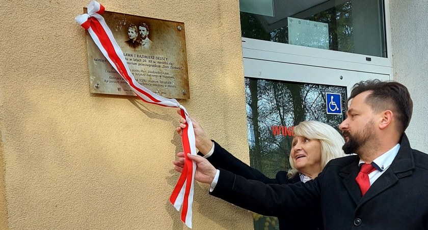 Bronisława i Kazimierz Dłuscy upamiętnieni w SOSW nr 1 w Otwocku