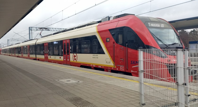 Pociąg SKM uderzył w zaporę