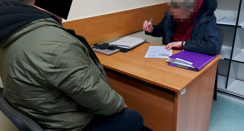 Znów nietrzeźwy ojciec wiozący dziecko