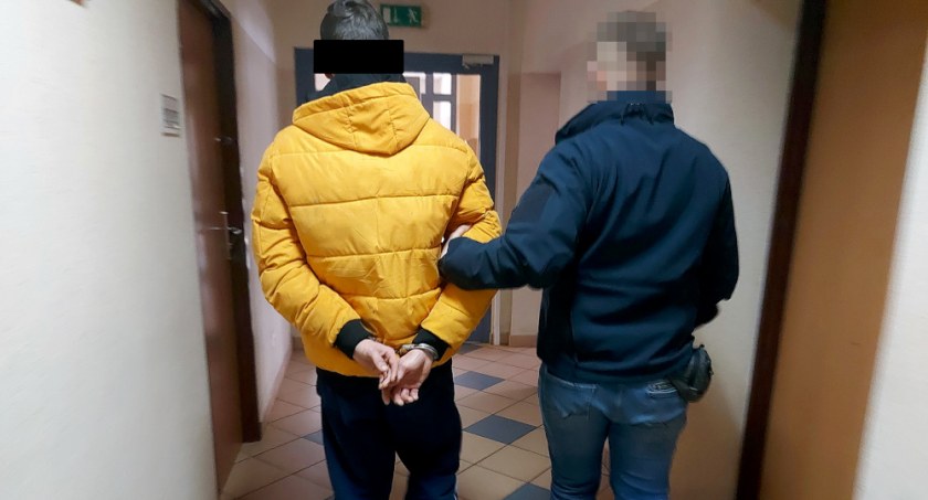 23-latek z Otwocka znęcał się nad rodziną i zaatakował lekarza