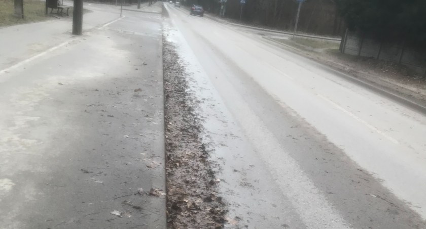 Ulice Otwocka niebezpieczne przez liście…