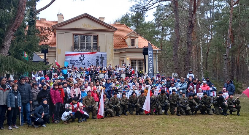 Rekord! Ponad 800 osób pobiegło Tropem Wilczym w Otwocku