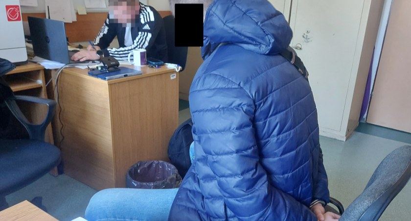 Dwóch 19-latków w areszcie za rozbój na przechodniu