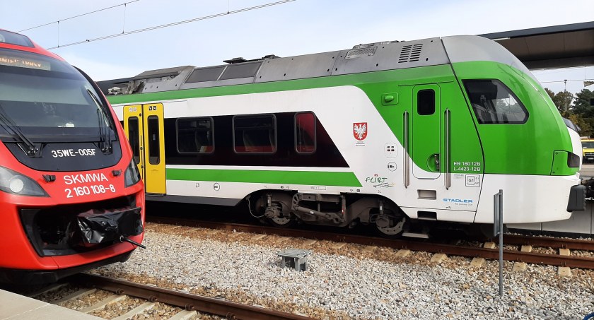 Wciąż opóźnienia po korekcie rozkładu jazdy pociągów. Czy PKP PLK jeszcze nad nim panuje?