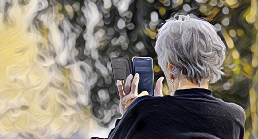 Seniorka z Józefowa straciła prawie 140 tys. Okradziona metodą na wnuczka 