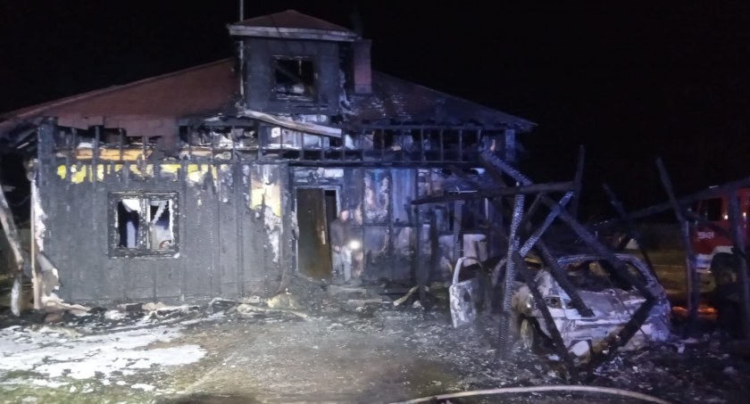Pożar budynku z instalacją fotowoltaiczną w Ostrowie 